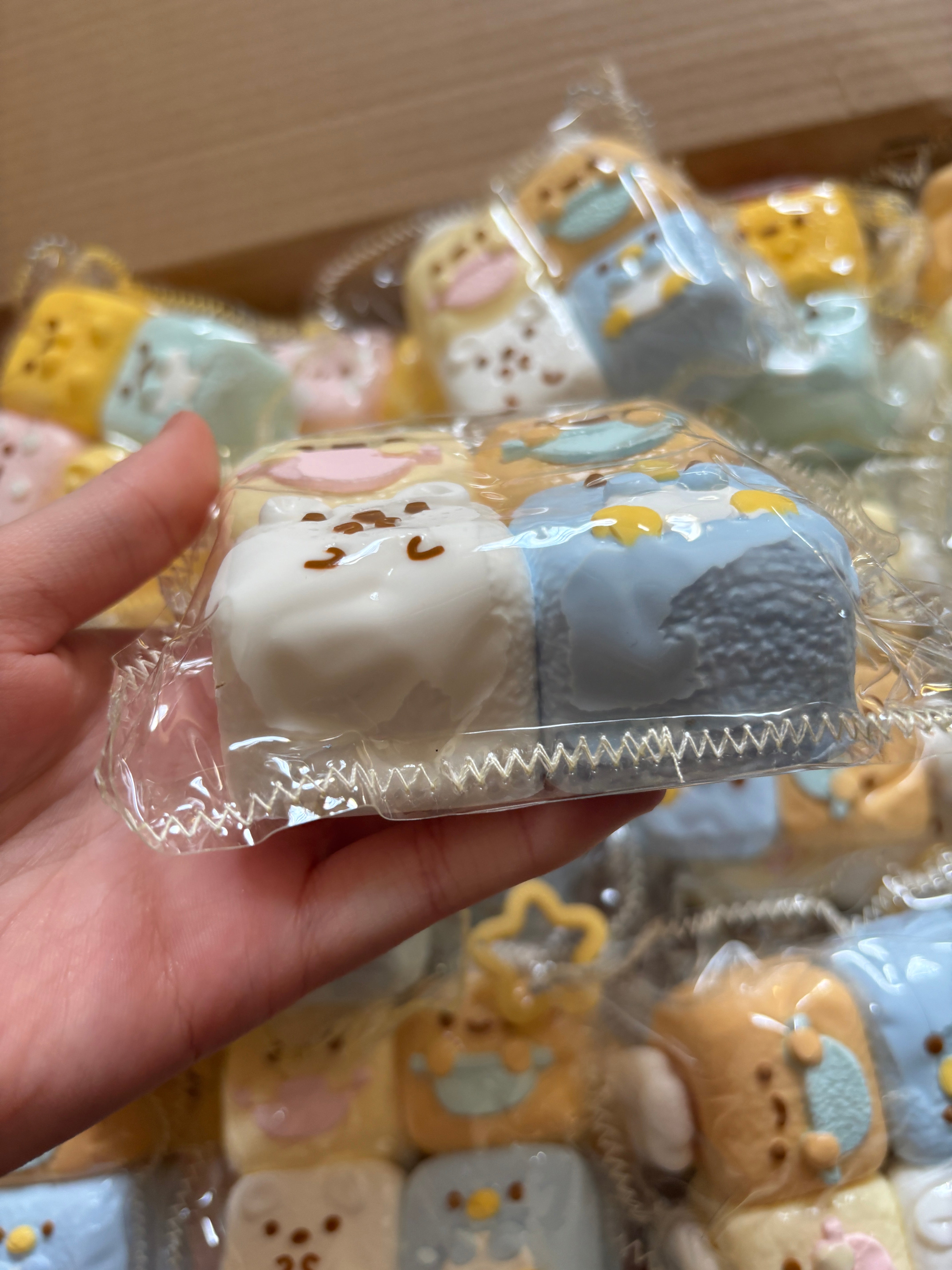 Pack of 4 cute small Sumikko Gurashi family Hawaiian rolls soft (2 designs to choose)