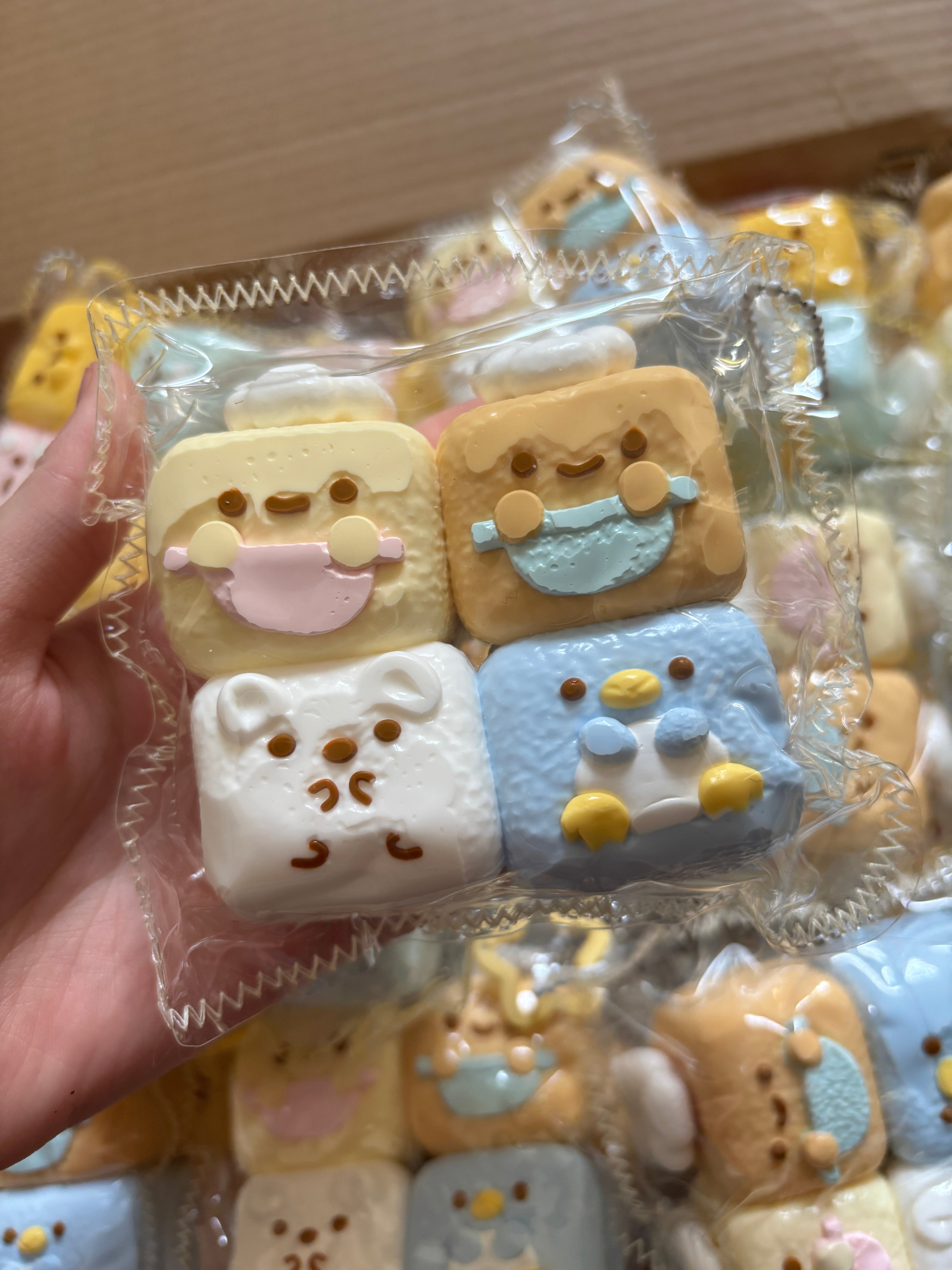 Pack of 4 cute small Sumikko Gurashi family Hawaiian rolls soft (2 designs to choose)