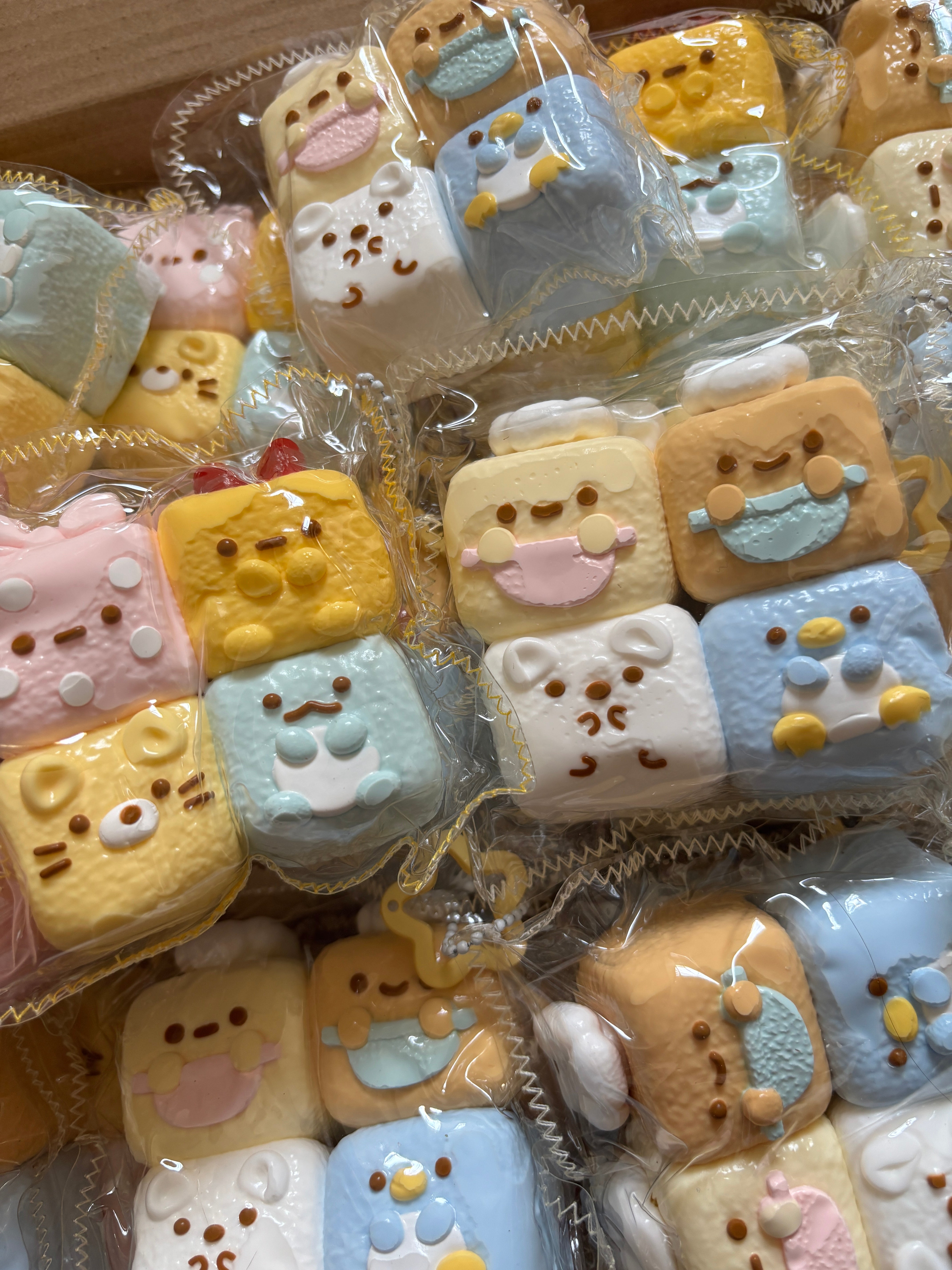 Pack of 4 cute small Sumikko Gurashi family Hawaiian rolls soft (2 designs to choose)