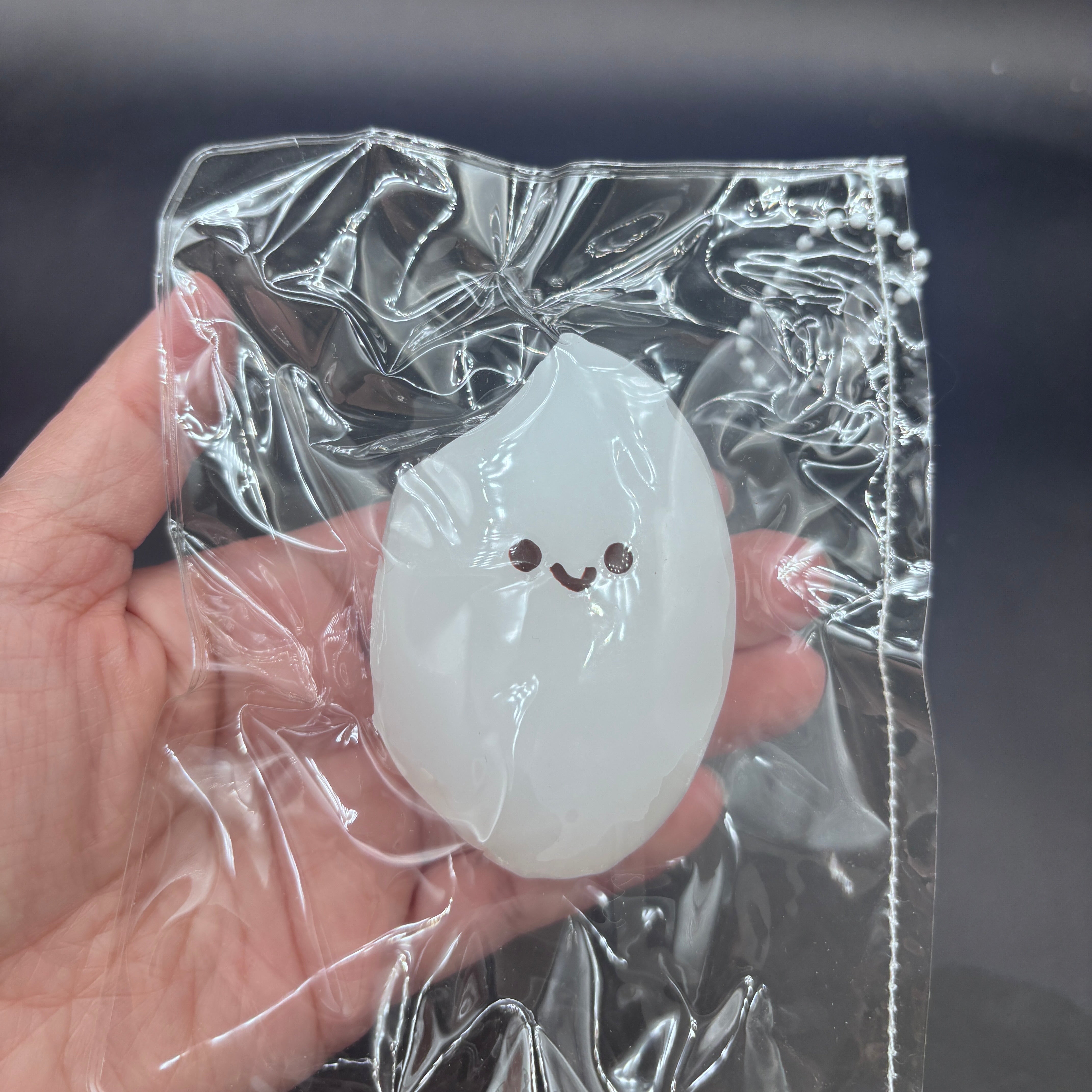 Small half clear single piece of rice pellet (slightly moldable)  taba squishy