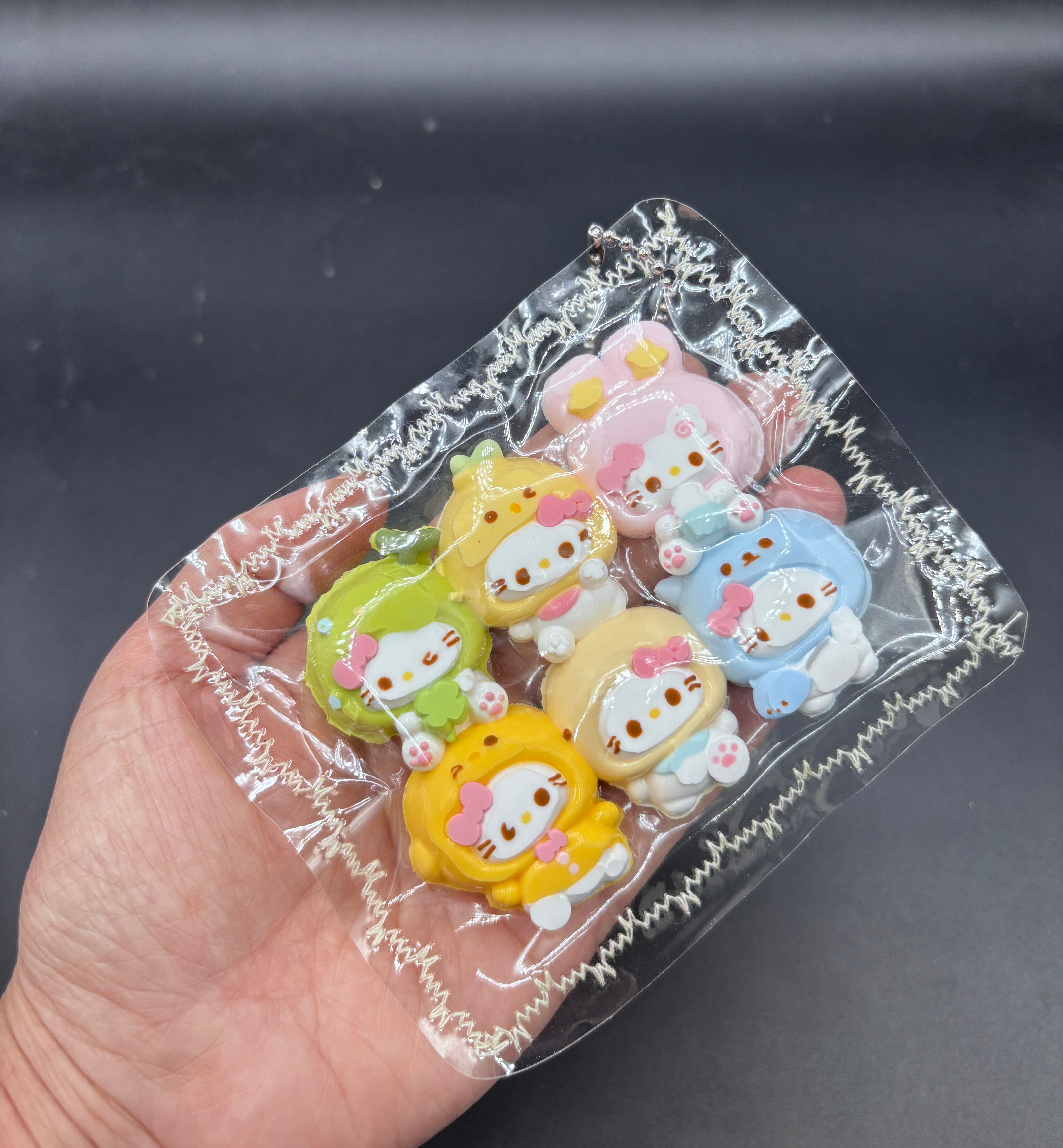 Pack of 6 mini kitty in hoodie cute taba squishy