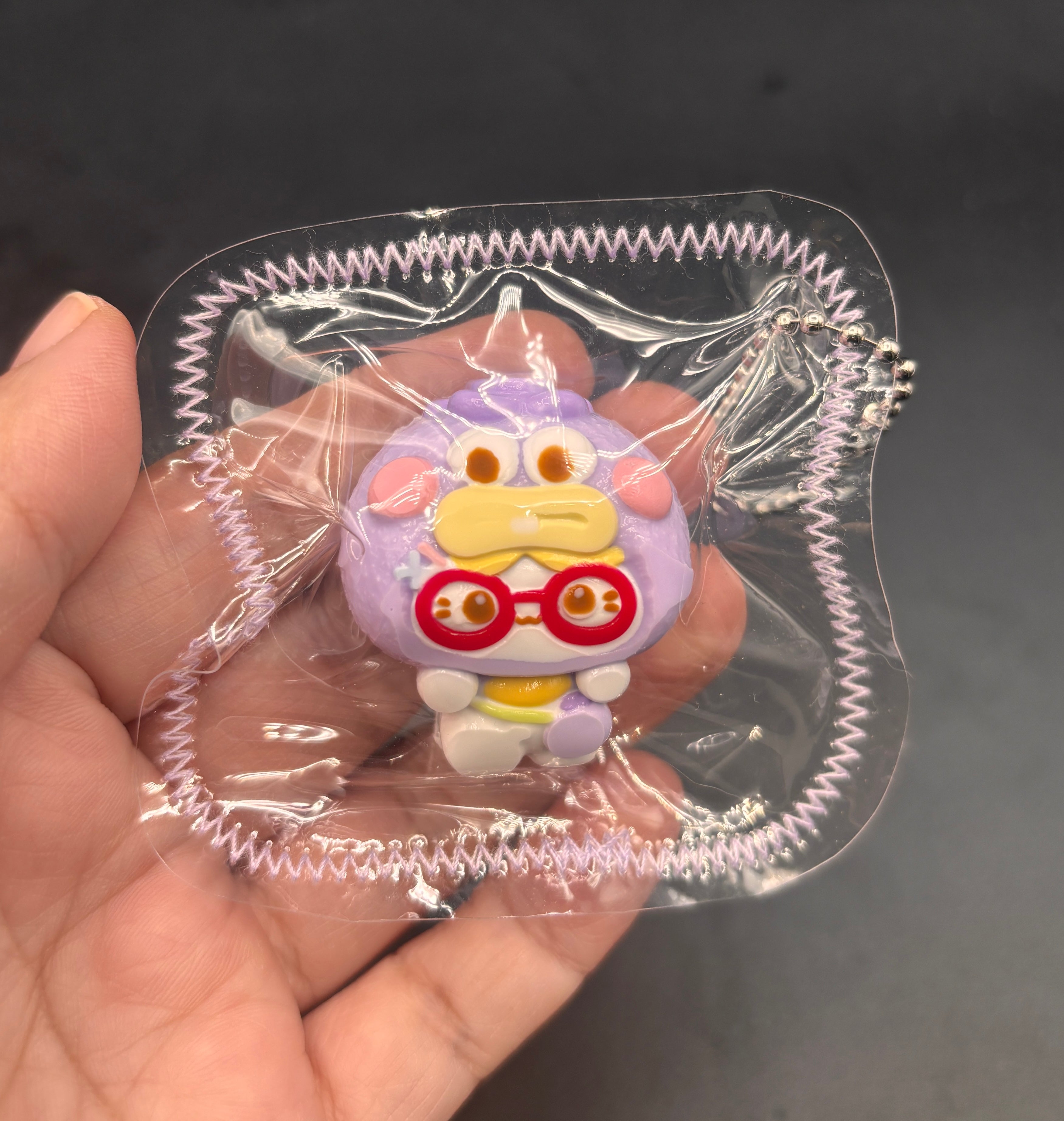 Mini keychain  (kitty with glasses cute) taba squishy