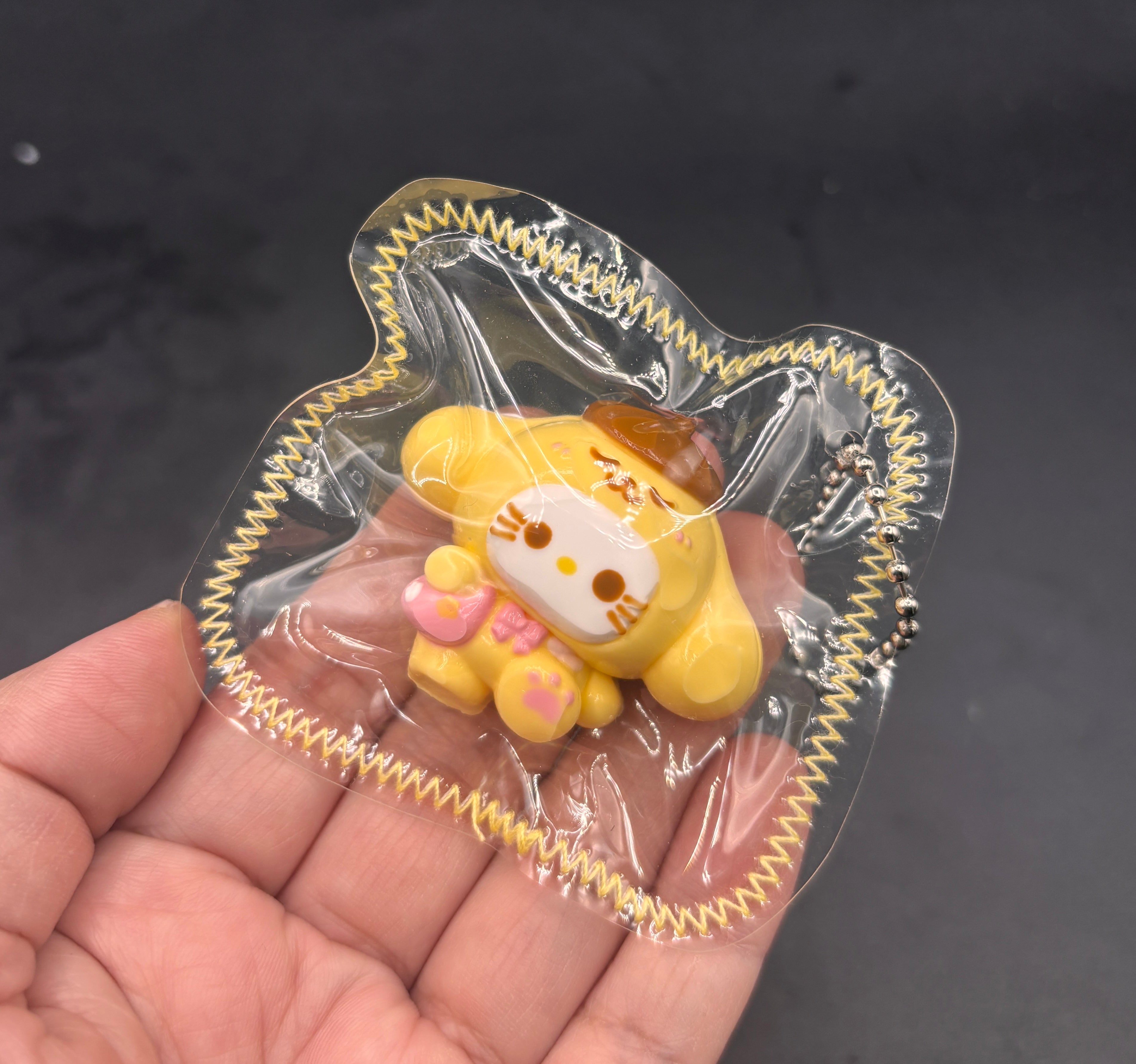 Mini keychain (kitty x pompompurin cute)taba squishy