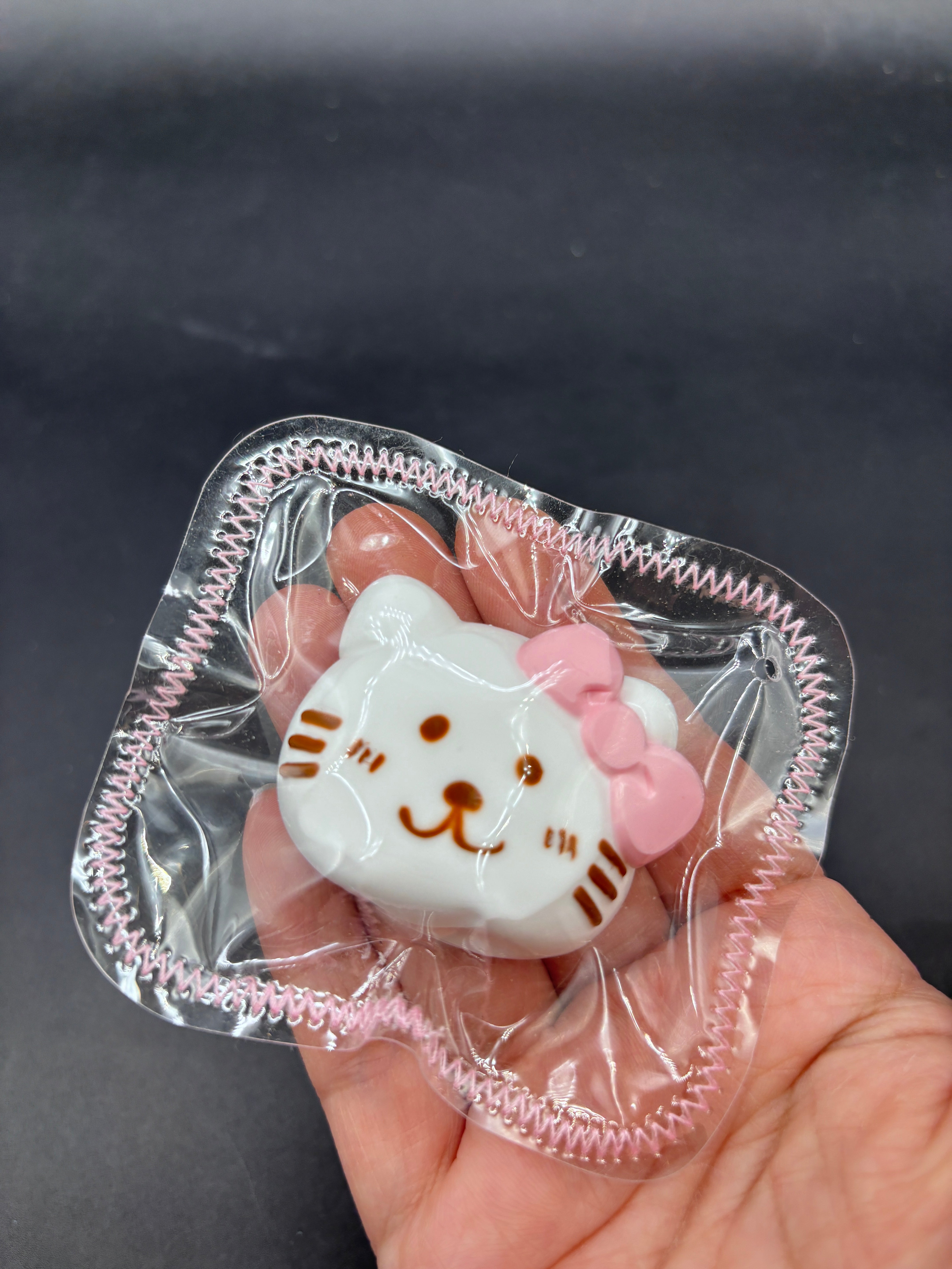 Kitty emojicon mini taba squishy keychain (choose)