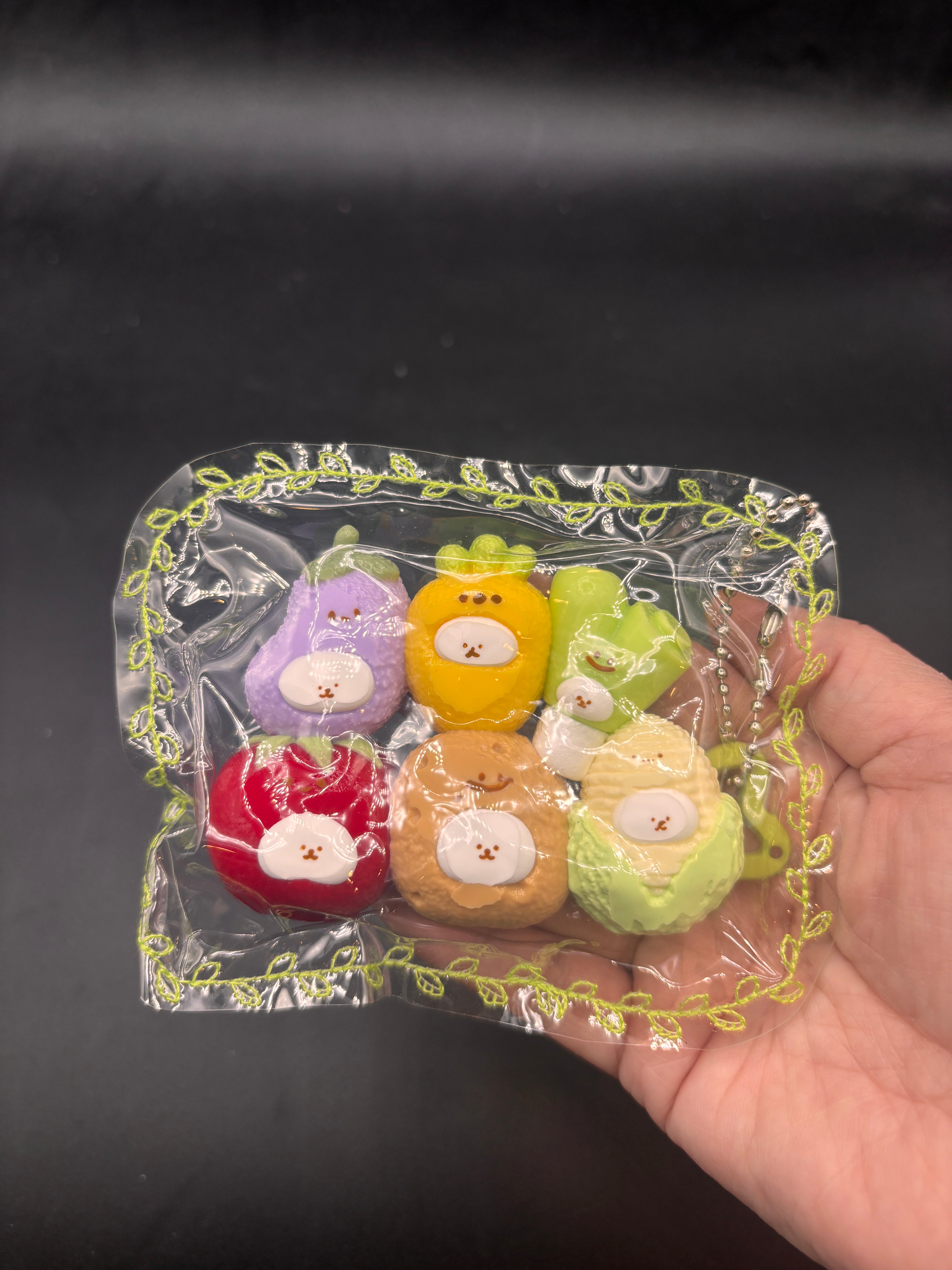 Cute pack of 6 mini vegetable Jokebear taba squishy