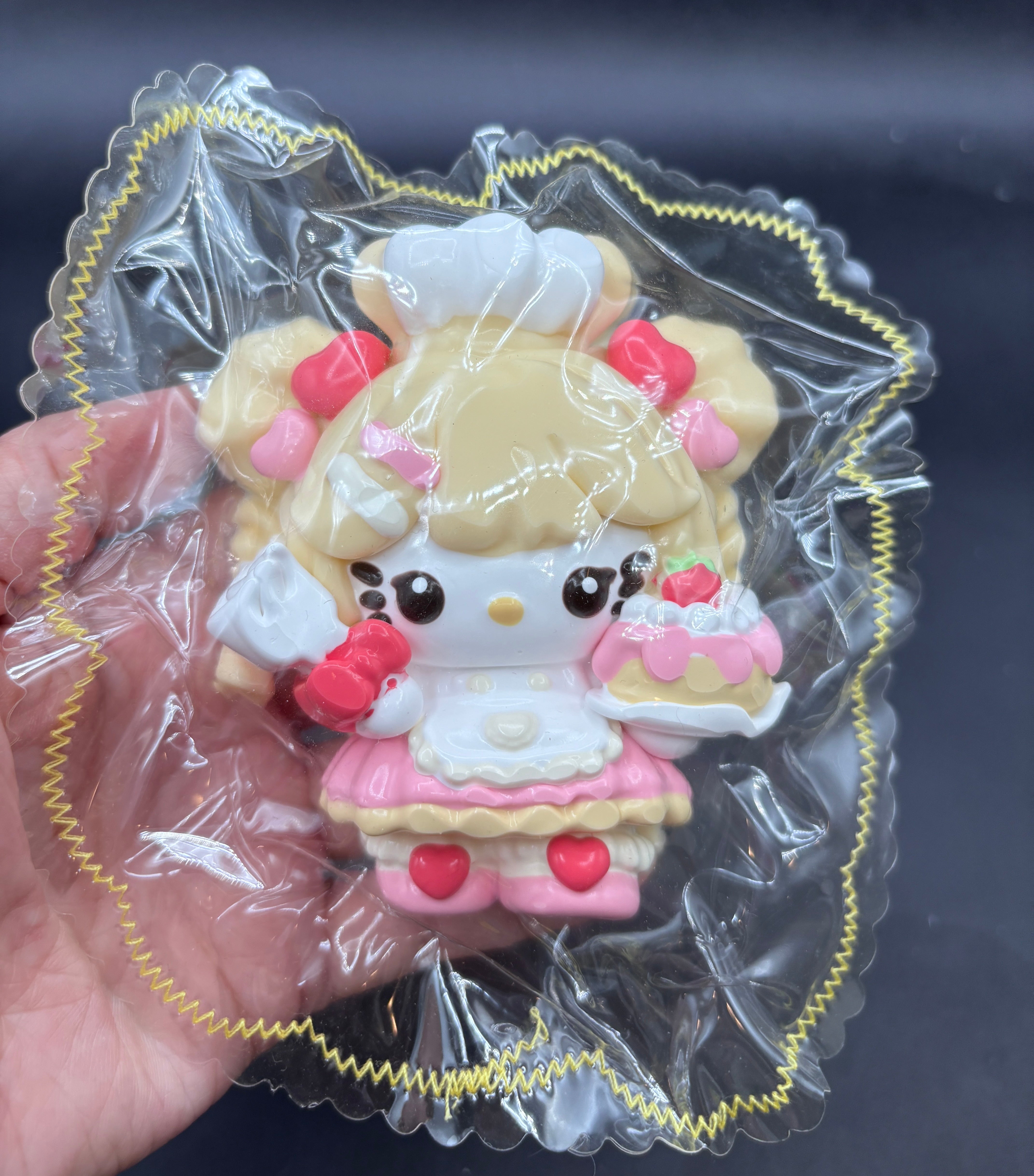 Chef kitty baking pastries taba squishy