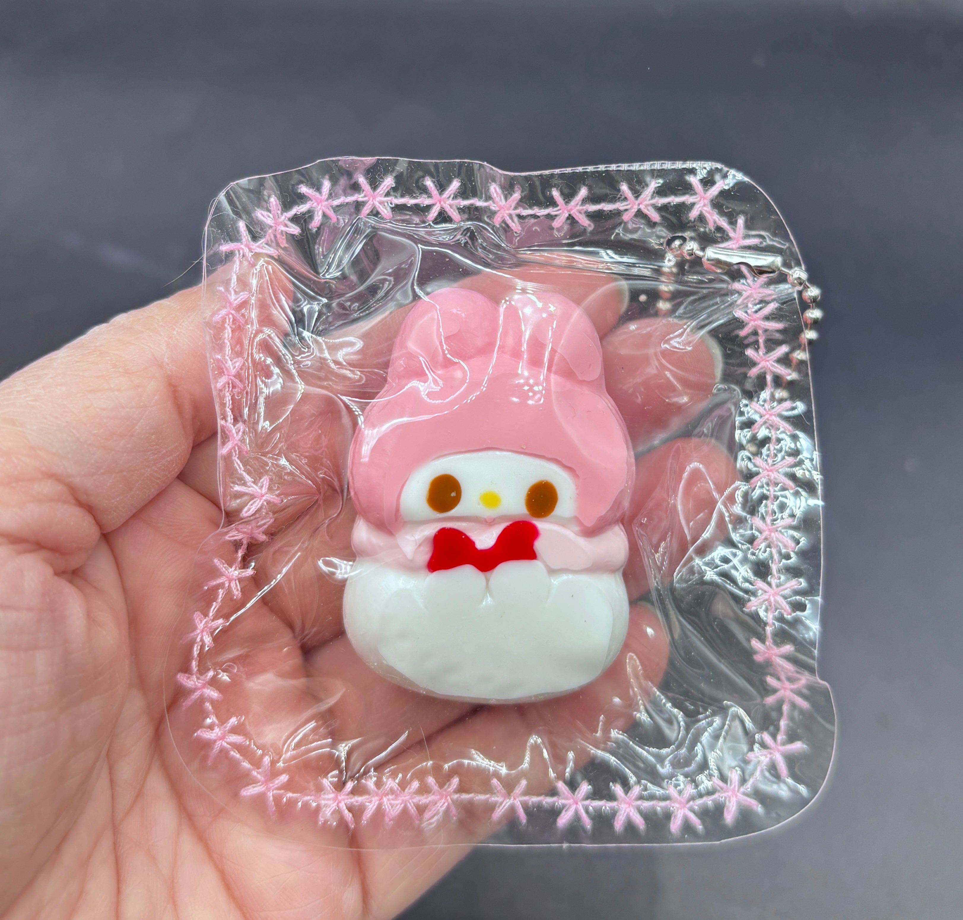Mini Sanrio snowman keychain tabas cute (choose 1)