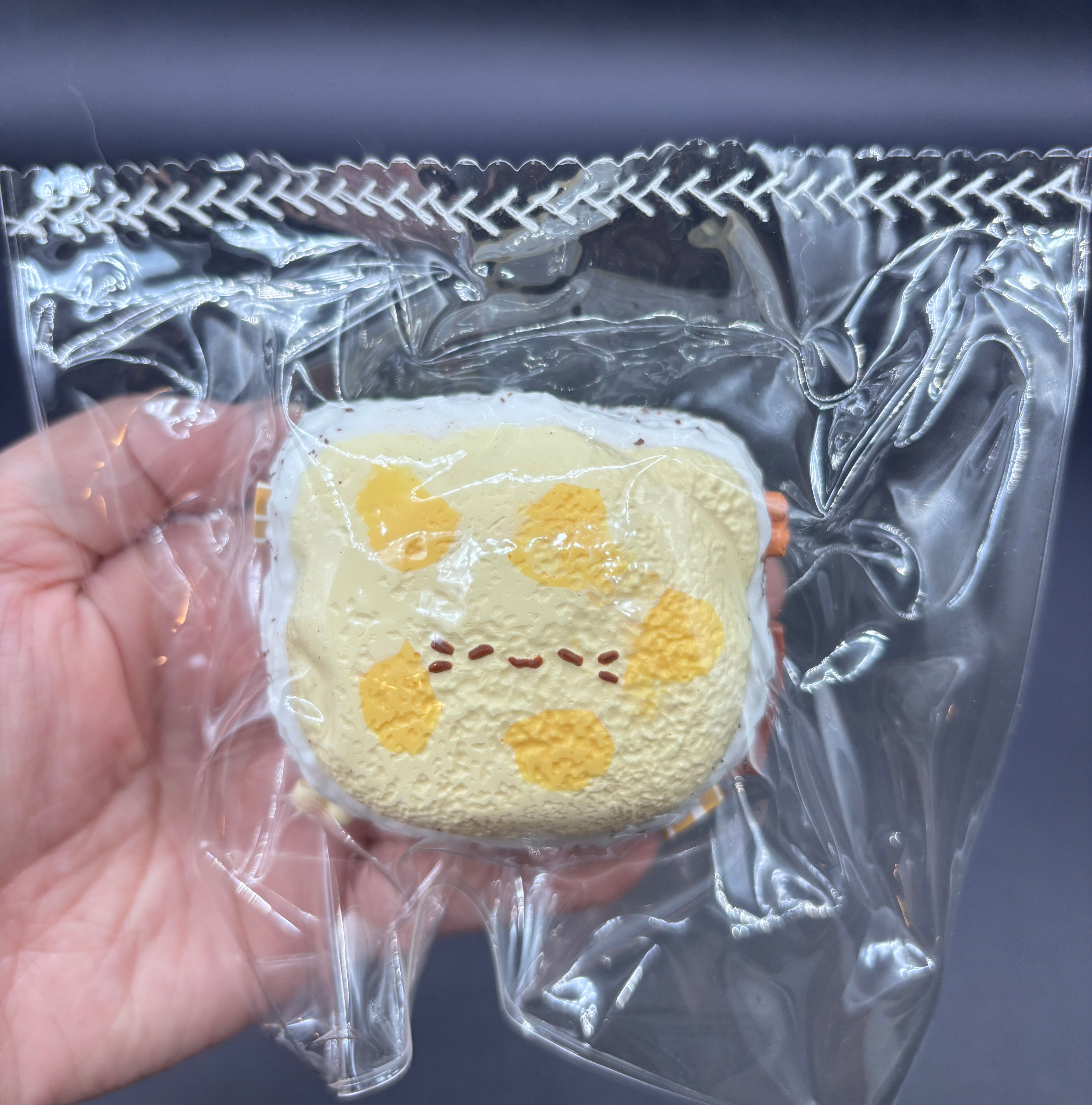 Frozen butter ver* Super cute kitty cookie sandwich taba squishy