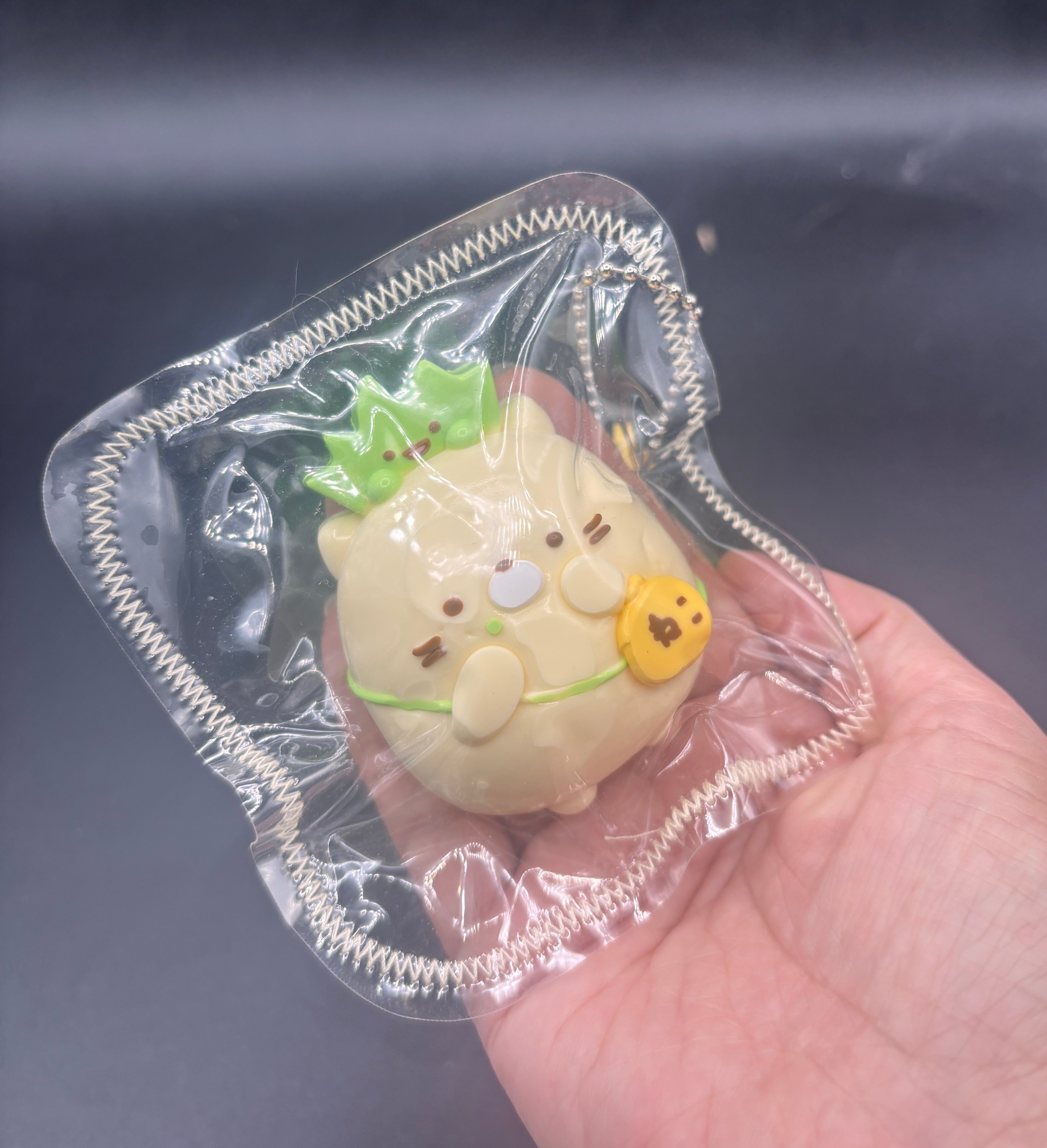 Sumikko Gurashi cat and grass small taba squishy