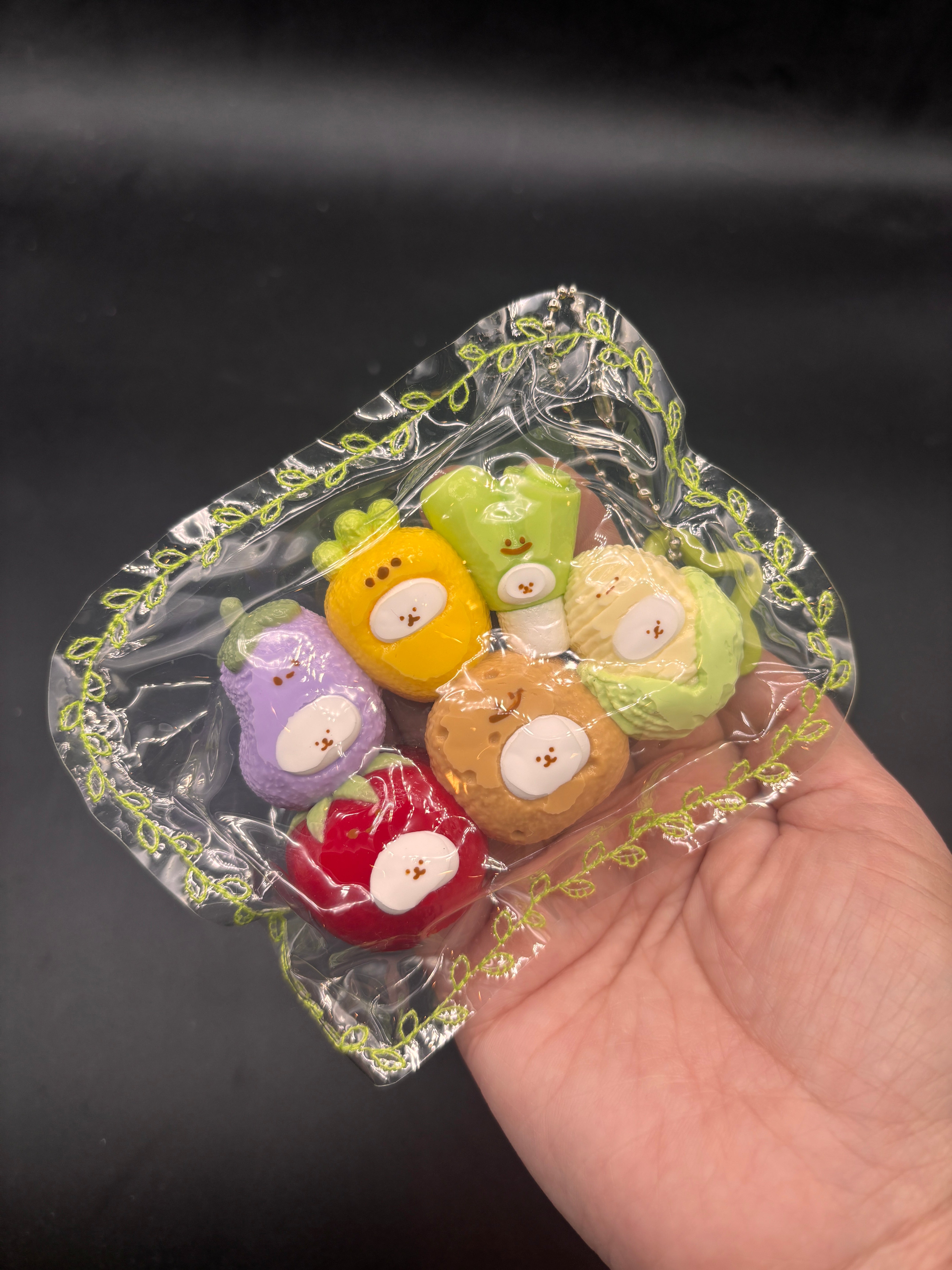 Cute pack of 6 mini vegetable Jokebear taba squishy