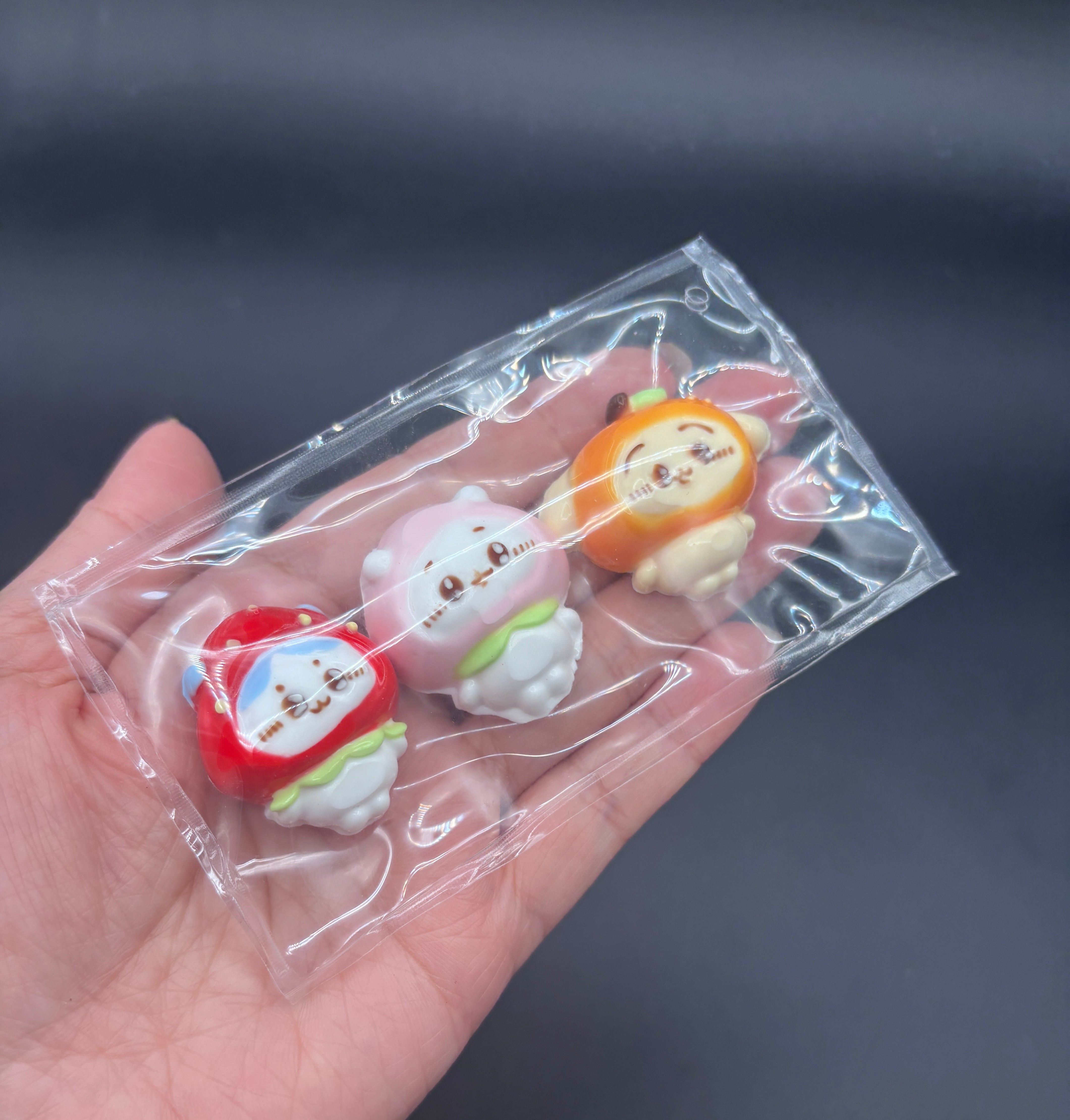 Super cute pack of 3 mini detailed chiikawa taba squishy