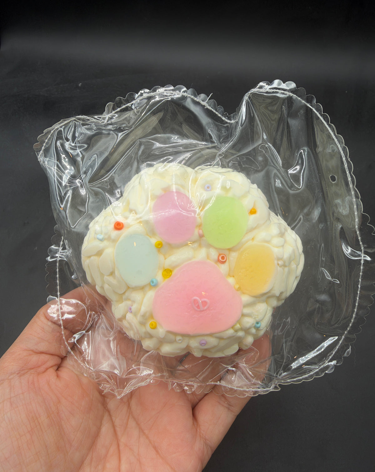 Frozen butter Rice crispy gummy cat paw taba