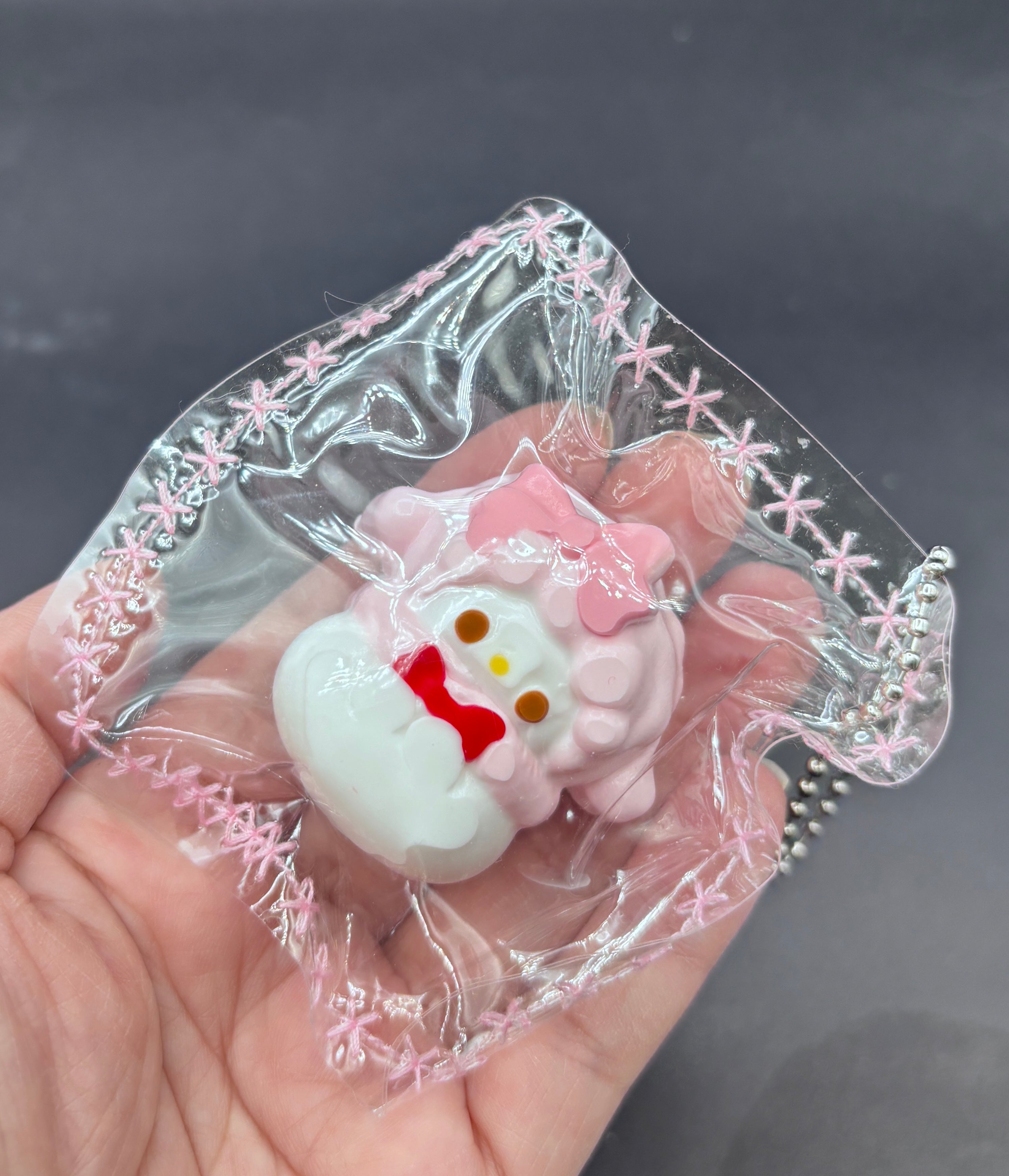Mini Sanrio snowman keychain tabas cute (choose 1)