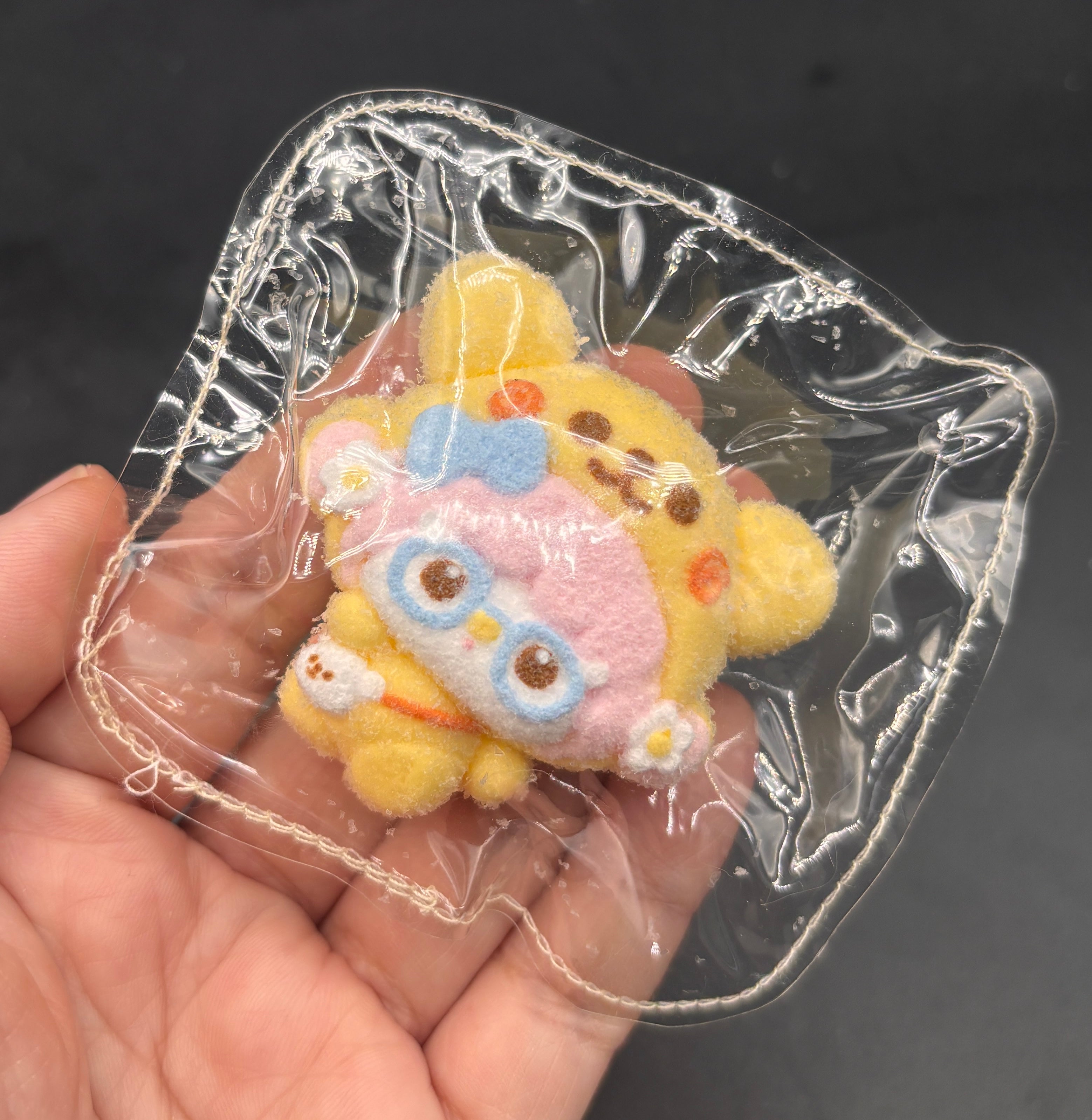Mini piano pikachu keychain taba