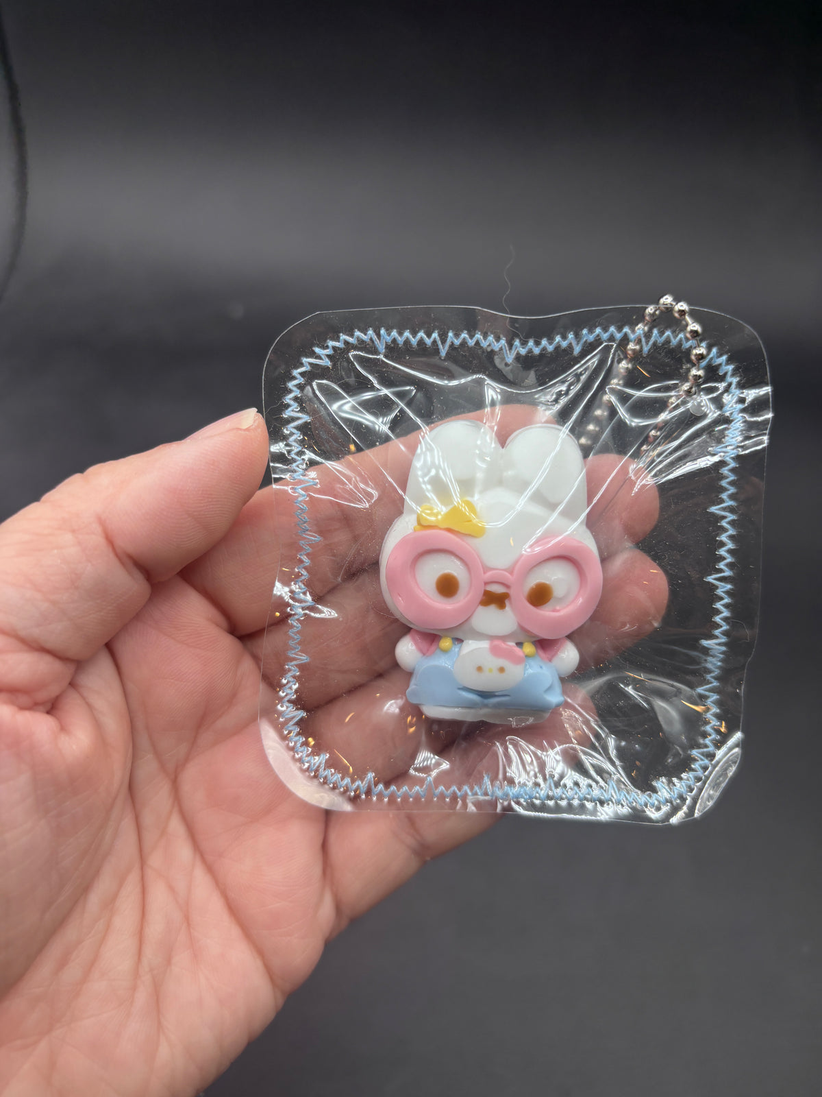 Glasses Miffy mini keychain taba