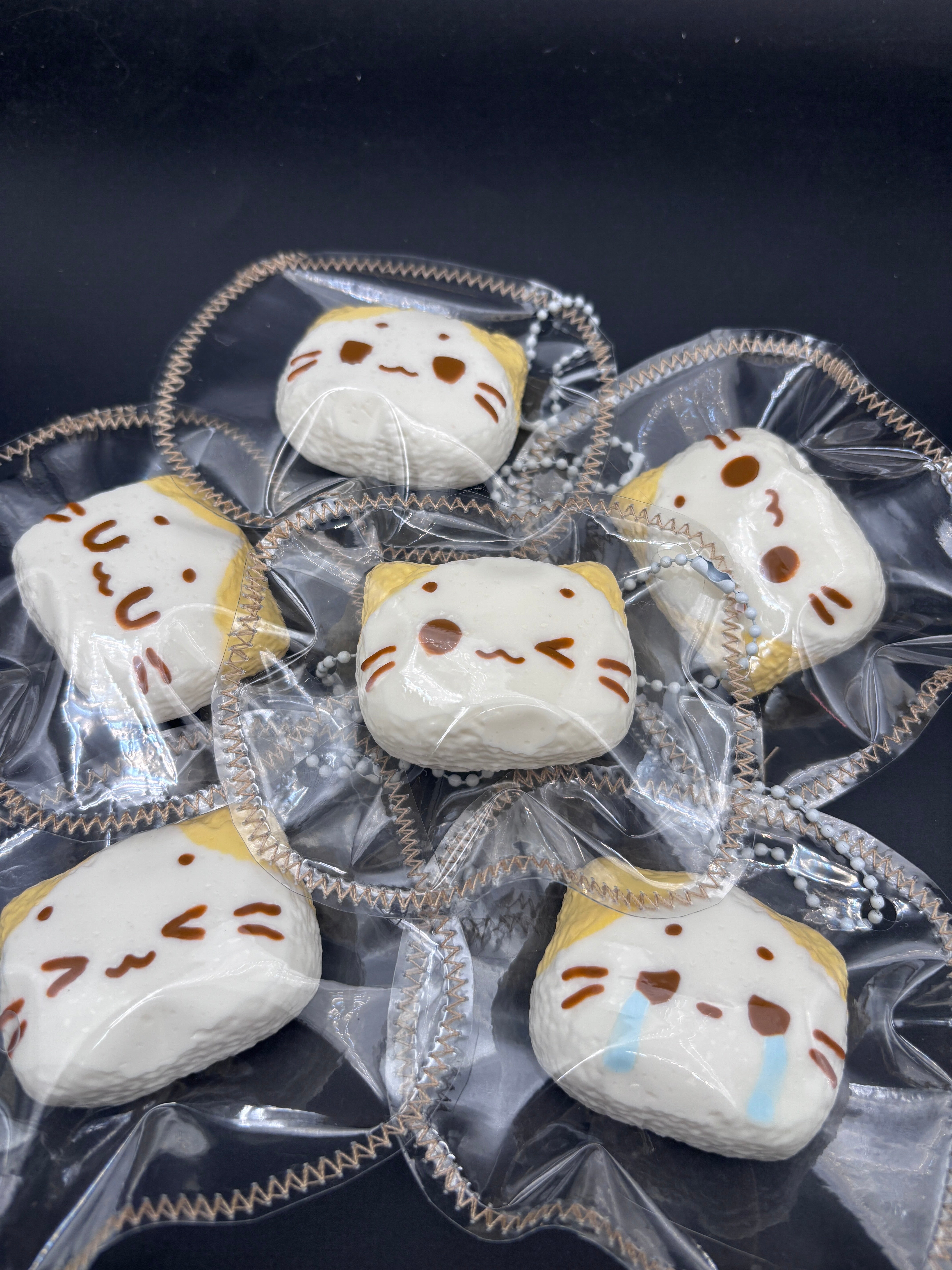 Mini Marshmellow cat keychain taba squishy
