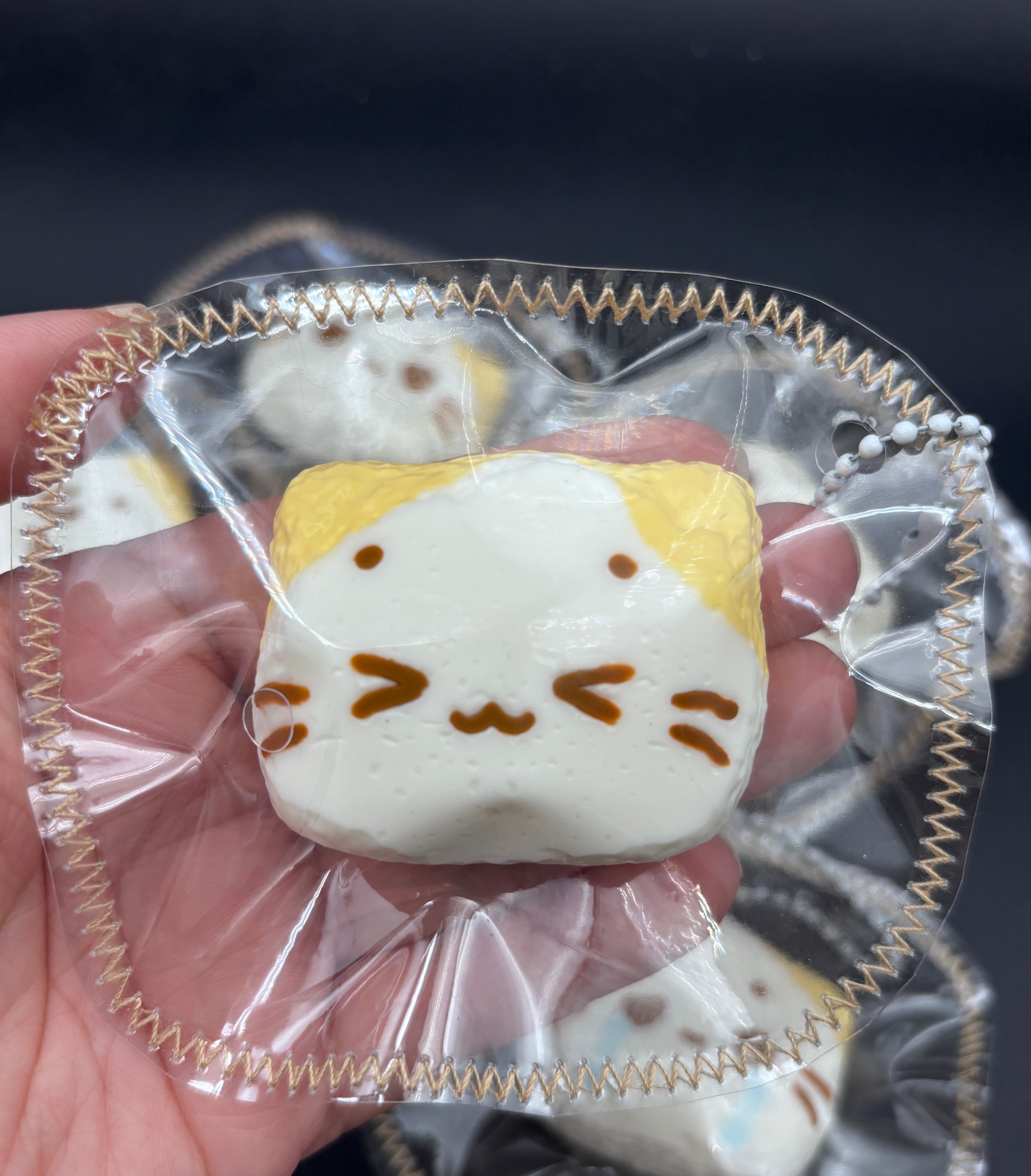 Mini Marshmellow cat keychain taba squishy