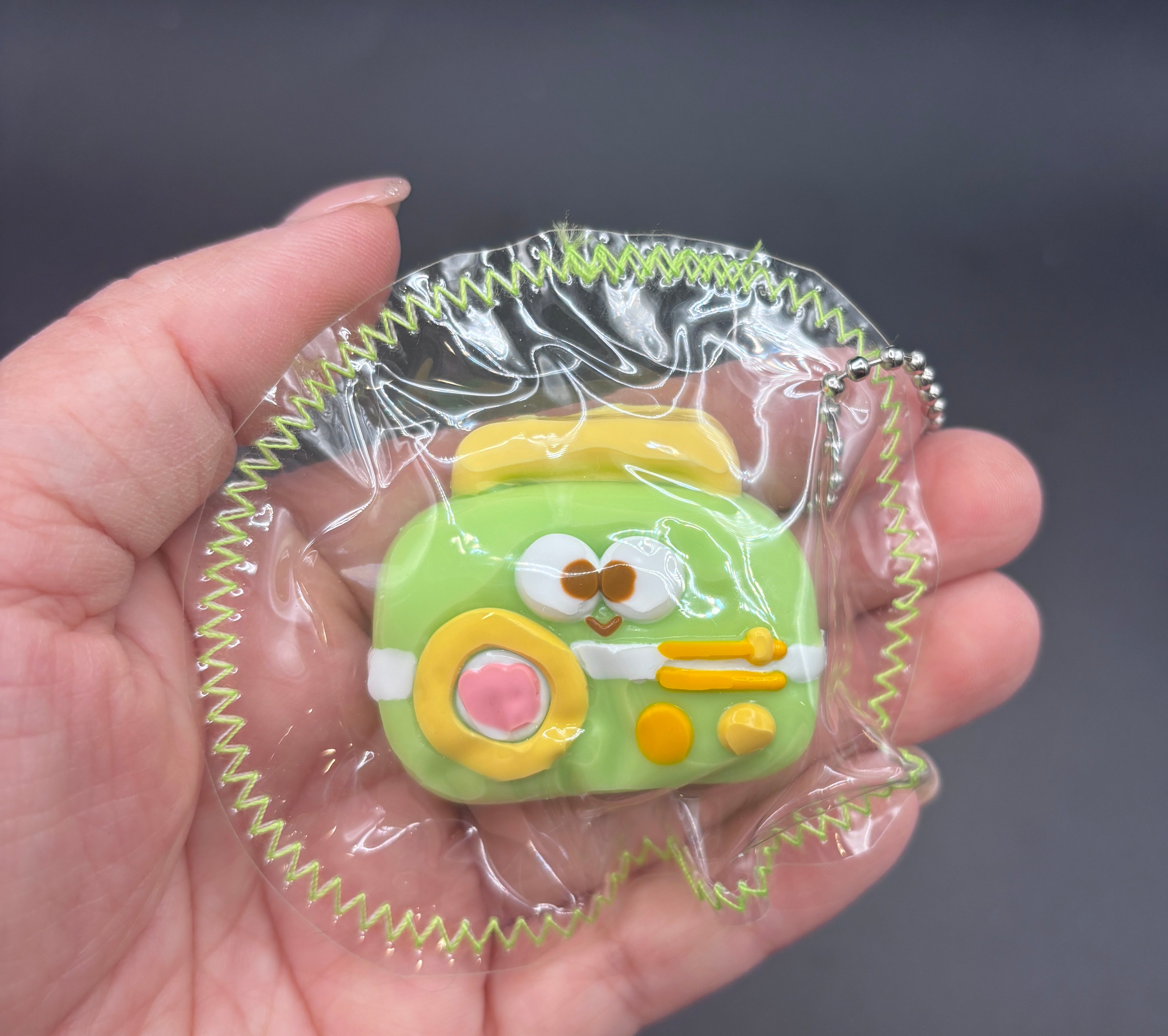 Mini keychain taba radio boxes (1pc)