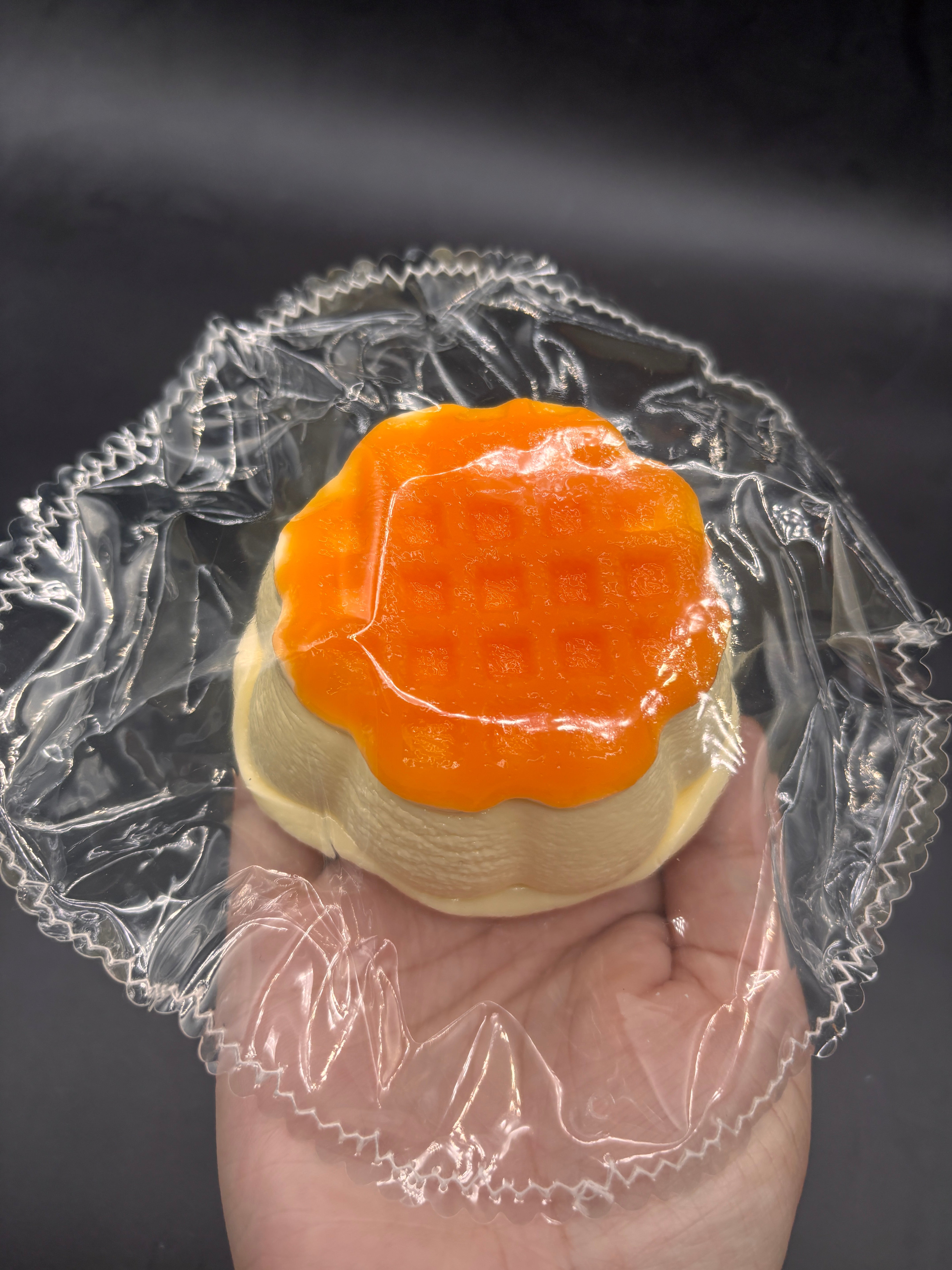 Super soft water x cream waffle pudding taba