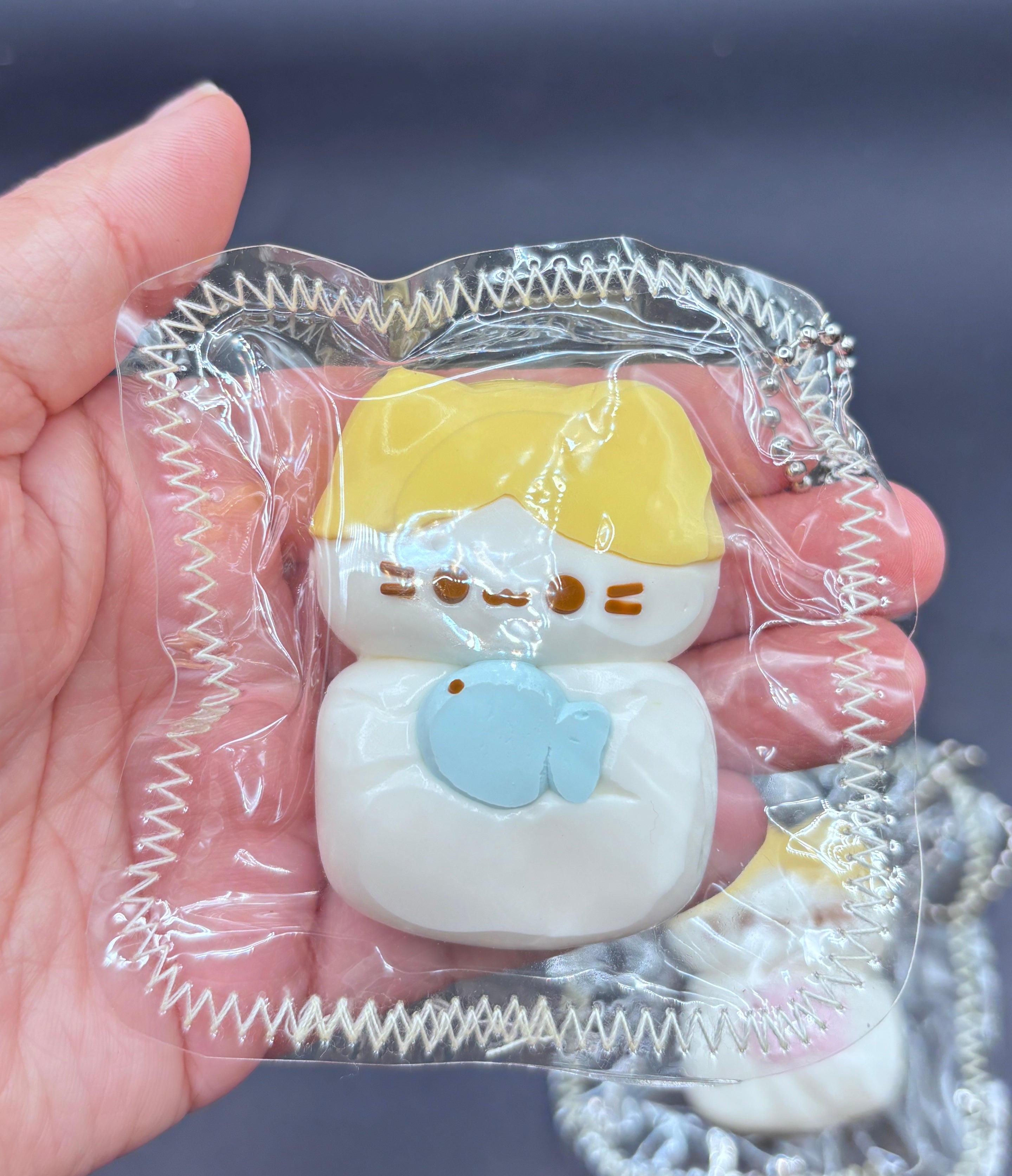 Mini keychain cat with fish taba soft   taba squishy