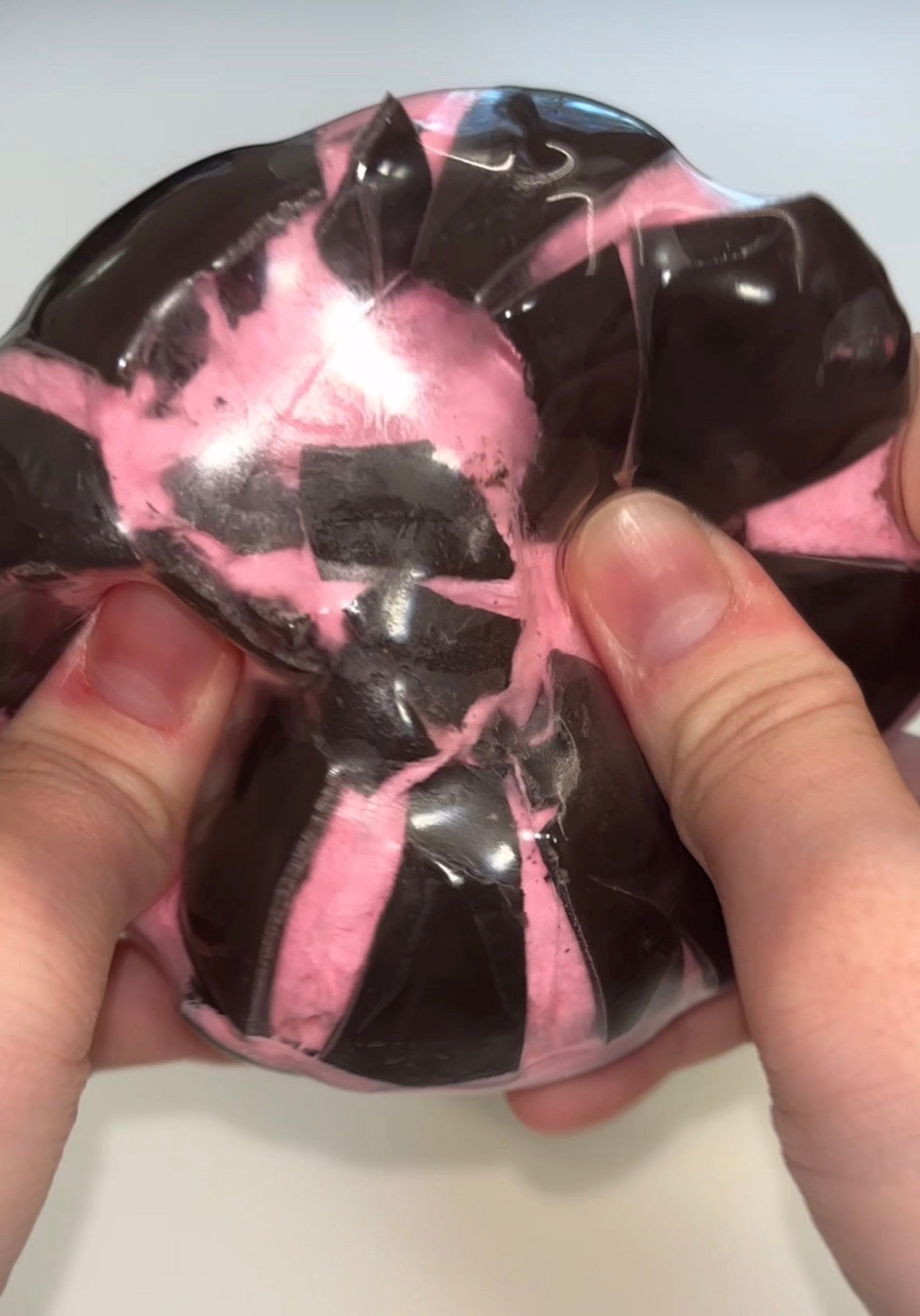 (Hard wax ver) Crackable stressball pastel (a little cracked defective)