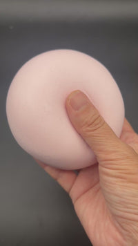 Slow rising foam pink mochi ball